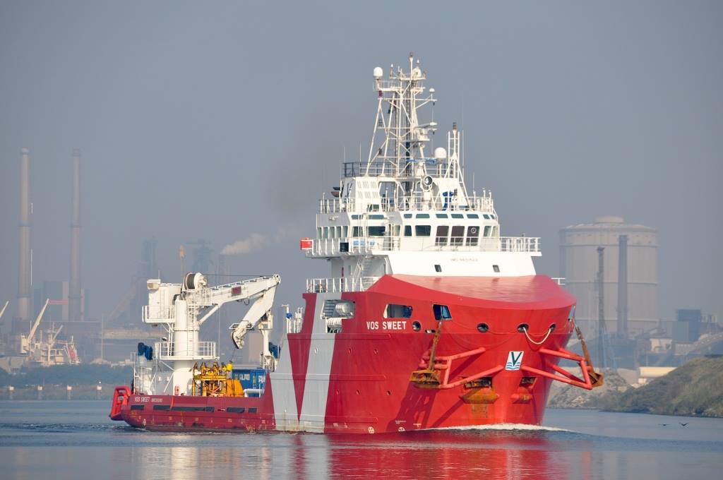 Det stora offshore-survey-fartyget VOS Sweet under gång