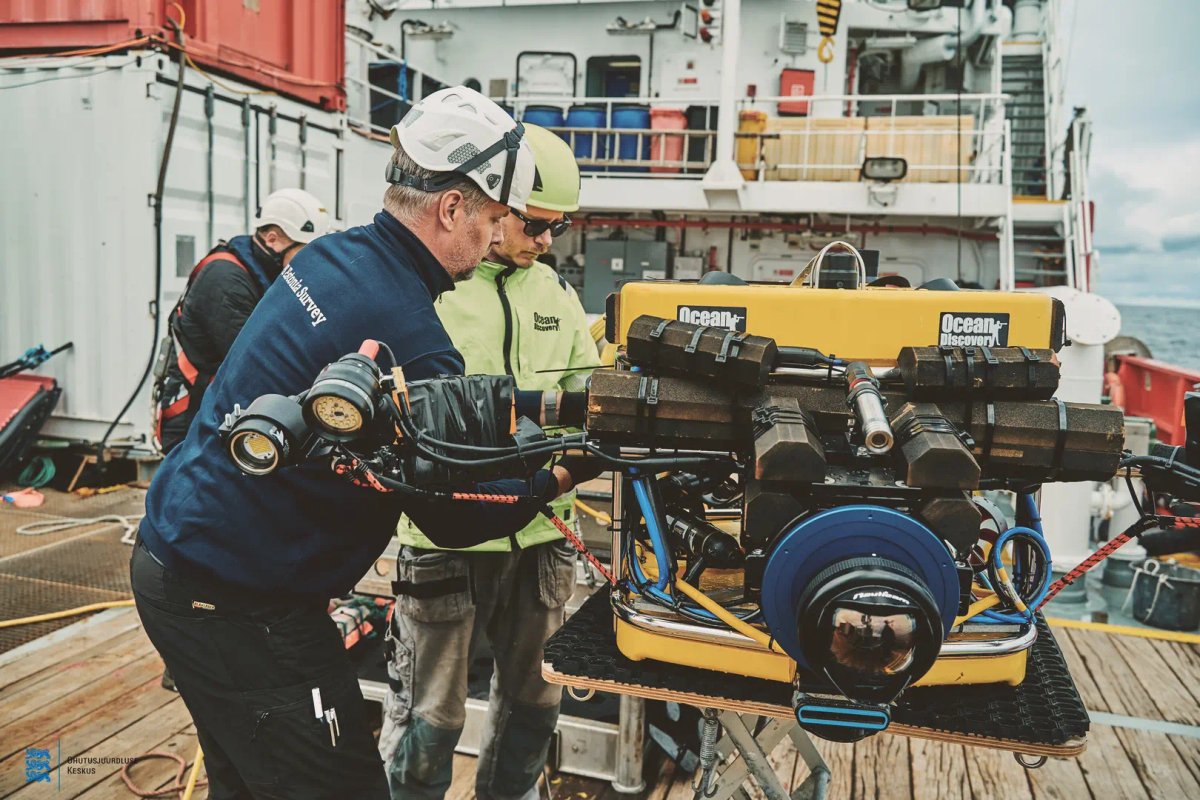 ROV utrustad med fotogrammetrikamera och LED-blixt